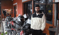 Adana'da sürücüyü kaskı ölümden kurtardı