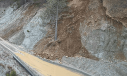 Afyon'da baraj taşmıştı: Kapanan yollar facianın boyutunu gösterdi