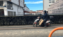 Alanönü’nde tramvay yolunda tehlikeli yolculuk