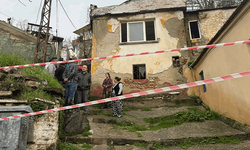 Aydın'da yağmurun yumuşattığı evin duvarı çöktü