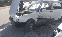 Eskişehir yolunda iki araç çarpıştı: 4 yaralı var