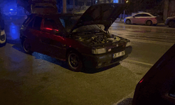 Eskişehir'de dumanların yükseldiği araç kullanılamaz hale geldi