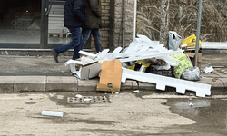 Eskişehir’de kaldırım çöplüğe döndü