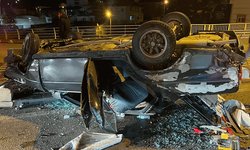 Karaman'da kazada hurdaya dönen araçtan yara almadan kurtuldu