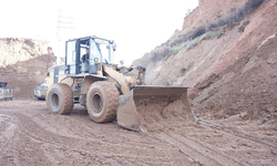 Manisa'da şiddetli yağış toprak kaymasına neden oldu