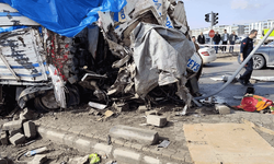Şanlıurfa’da freni patlayan kamyon araçların arasına daldı: 1 ölü, 3 yaralı