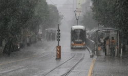 Yalancı bahar bitiyor! Eskişehir'de hava soğuyacak, sağanak geliyor