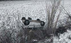 Yozgat'ta direksiyon hakimiyeti kaybedilen araç takla attı