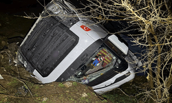 Adıyaman'da tır şarampole yuvarlandı, sürücü yaralandı