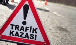 Afyon'da seyir halindeki otomobilin tekerleği çıktı: 2 yaralı