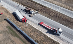 Afyon’da tır kazası: Sürücü hastaneye kaldırıldı