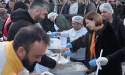 Alpulu vatandaşlardan Başkan Ünlüce’ye sevgi seli