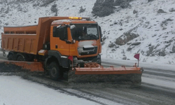 Antalya-Konya karayolunda kar etkisini sürdürüyor