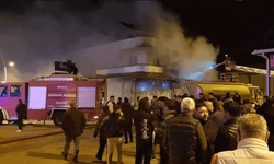 Antalya'da iş yerindeki yangın mahalleliyi sokağa döktü