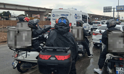 Antalya'da motokurye feci kazada hayatını kaybetti