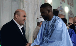 Başkan Albayrak, Reşadiye Camii’nde vatandaşlarla bayramlaştı