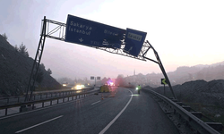 Bilecik’te tır levhaya çarptı: 1 yaralı