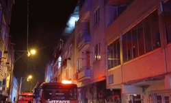 Bursa'da apartmanın çatı katında yangın
