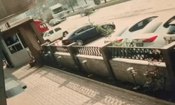 Bursa'da faciadan dönüldü: Tır otomobili metrelerce sürükledi