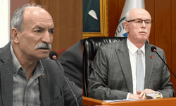 CHP’li üyeden çekimser oy, Başkan Kurt’tan “not edin” çıkışı