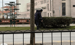 Cumhuriyet Bulvarı’nda belediye ekiplerinden temizlik çalışması