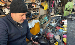 Eskişehir'de ayakkabı satışları düştü, tamircilerin işi arttı