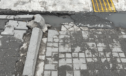 Eskişehir’de hasarlı rampalar vatandaşları zorluyor