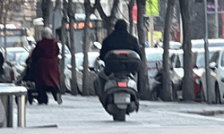 Eskişehir’de motosiklet sürücüsünden tehlikeli ihlal