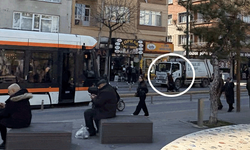Eskişehir'de tramvay sürücüsünden anlamlı hareket