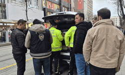 Eskişehir'de yürekleri ağza getiren kaza: Tramvay yaşlı adama çarptı