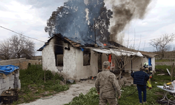 Hatay'da müstakil ev alevlere teslim oldu