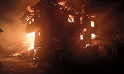 Kastamonu’da 2 evde yangın çıktı: Ahır, odunluk ve samanlık da yandı