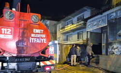 Kütahya'da fırın işletmesine ait depoda çıkan yangın paniğe neden oldu