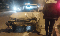 Kütahya’da iki otomobil çarpıştı