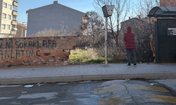Odunpazarı’nda yıkık duvar tepki çekiyor