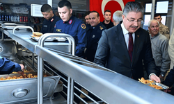 Vali Yılmaz, vatani görevini yapan er ve erbaşlar ile iftar yaptı