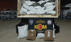 Adana'da tırdan 4 ton kaçak tütün ele geçirildi