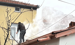 Aksaray'da müstakil evde baca yangını paniğe neden oldu