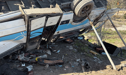 Ankara'da özel halk otobüsü köprü direğine çarptı: 5 ölü, 15 yaralı