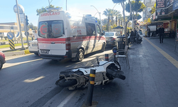 Antalya'da otomobil ile motosikletin çarpıştığı kazada 1 kişi yaralandı