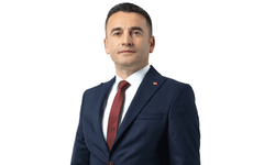 Başkan Dökmeci’den sert çıkış: “Herkes yerini ve haddini bilmeli”