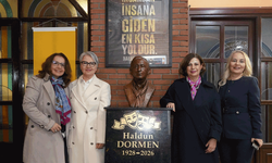 Başkan Ünlüce “Unutmak” oyununda sanatseverlerle buluştu