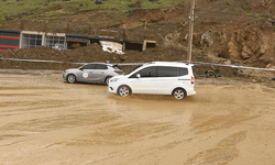 Bitlis'te yağışlardan dolayı toprak kayması meydana geldi