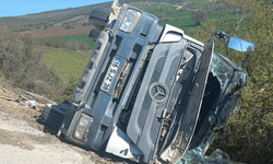 Bursa'da beton mikseri şarampole yuvarlandı