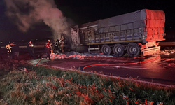 Bursa'da tır yangını: Bursa yolu trafiğe kapandı