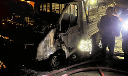 Çorum'da alevlere teslim olan kamyonet kullanılmaz hale geldi