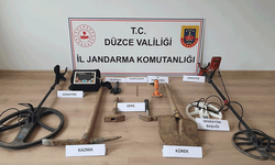 Düzce'de kaçak kazı yaparken jandarmaya suçüstü yakalandılar