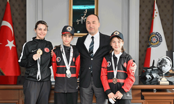 Emniyet Müdürü Yılmaz şampiyon sporcuları makamında ağırladı