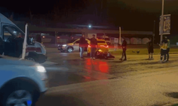 Erzincan’da motosiklet ile taksi çarpıştı: 2 yaralı