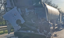 Eskişehir yolunda iki tır çarpıştı